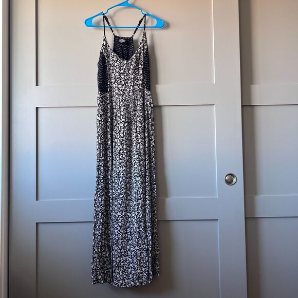 Angie Dress Womens Medium Black Floral Maxi Boho Sleeveless Smocked Rayon Summer - Picture 1 of 14